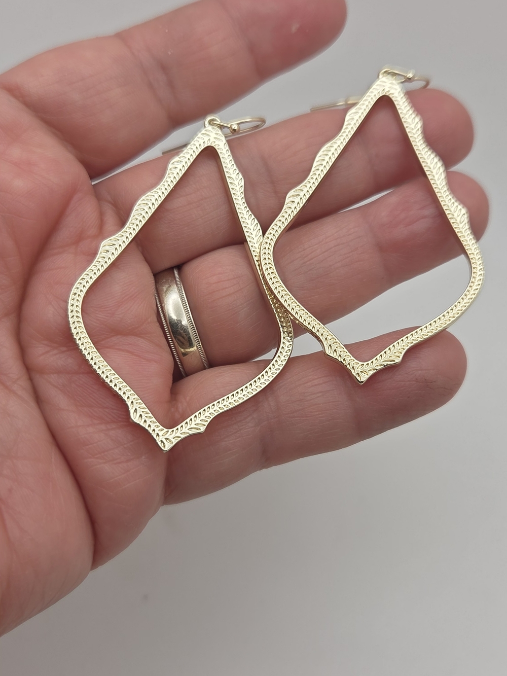Kendra Scott Gold Filigree Open Drop Earrings